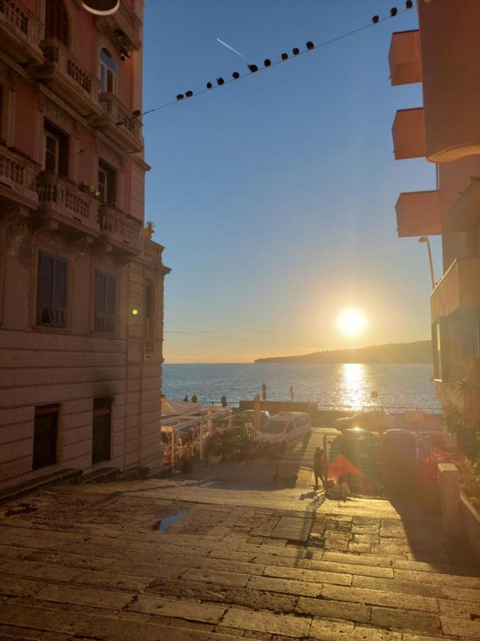 The Heart Of Naples - Neapolitana Apartment Bagian luar foto